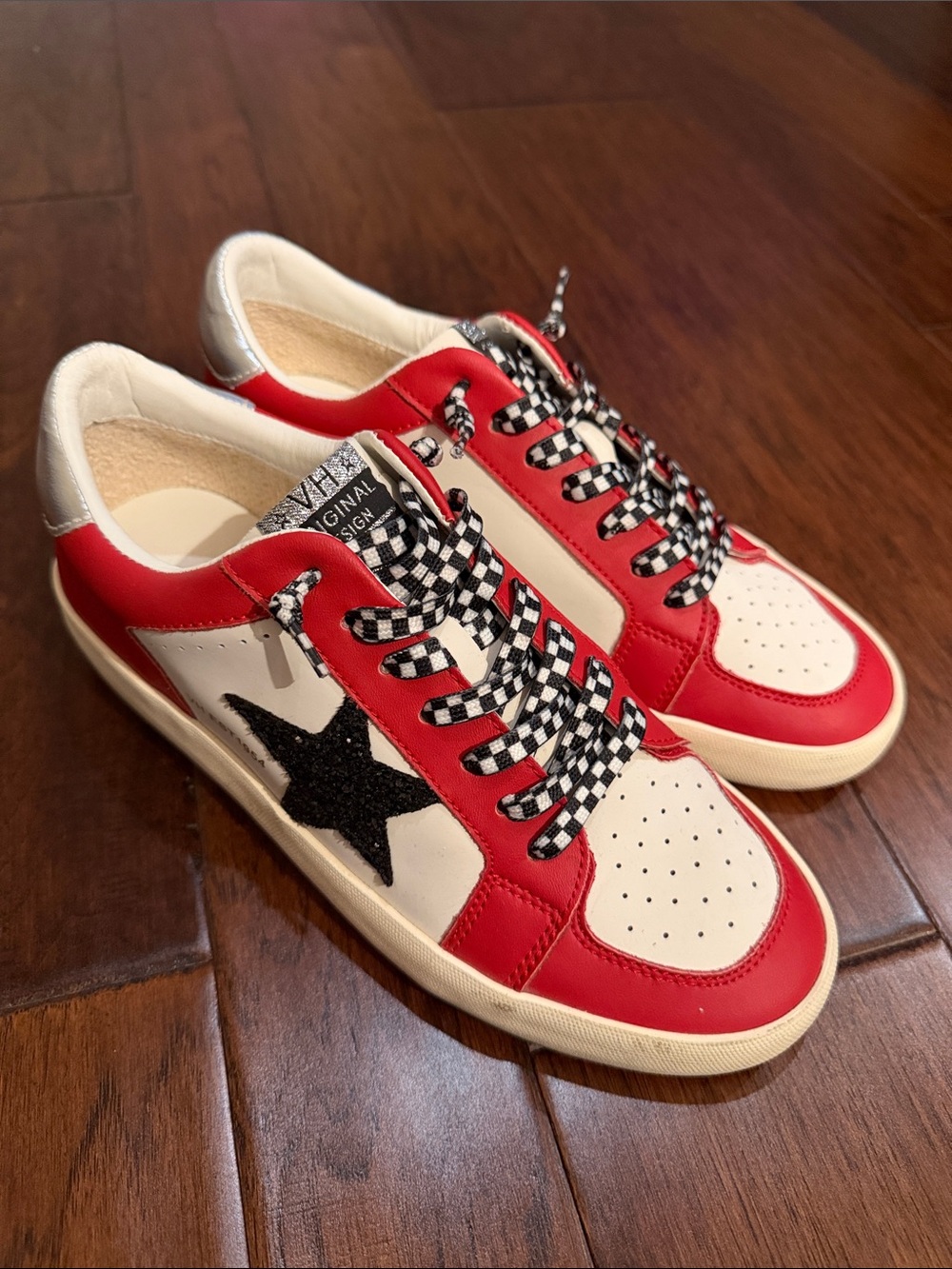 Vintage Havana Red, White & Black Star Low-Top Sneakers